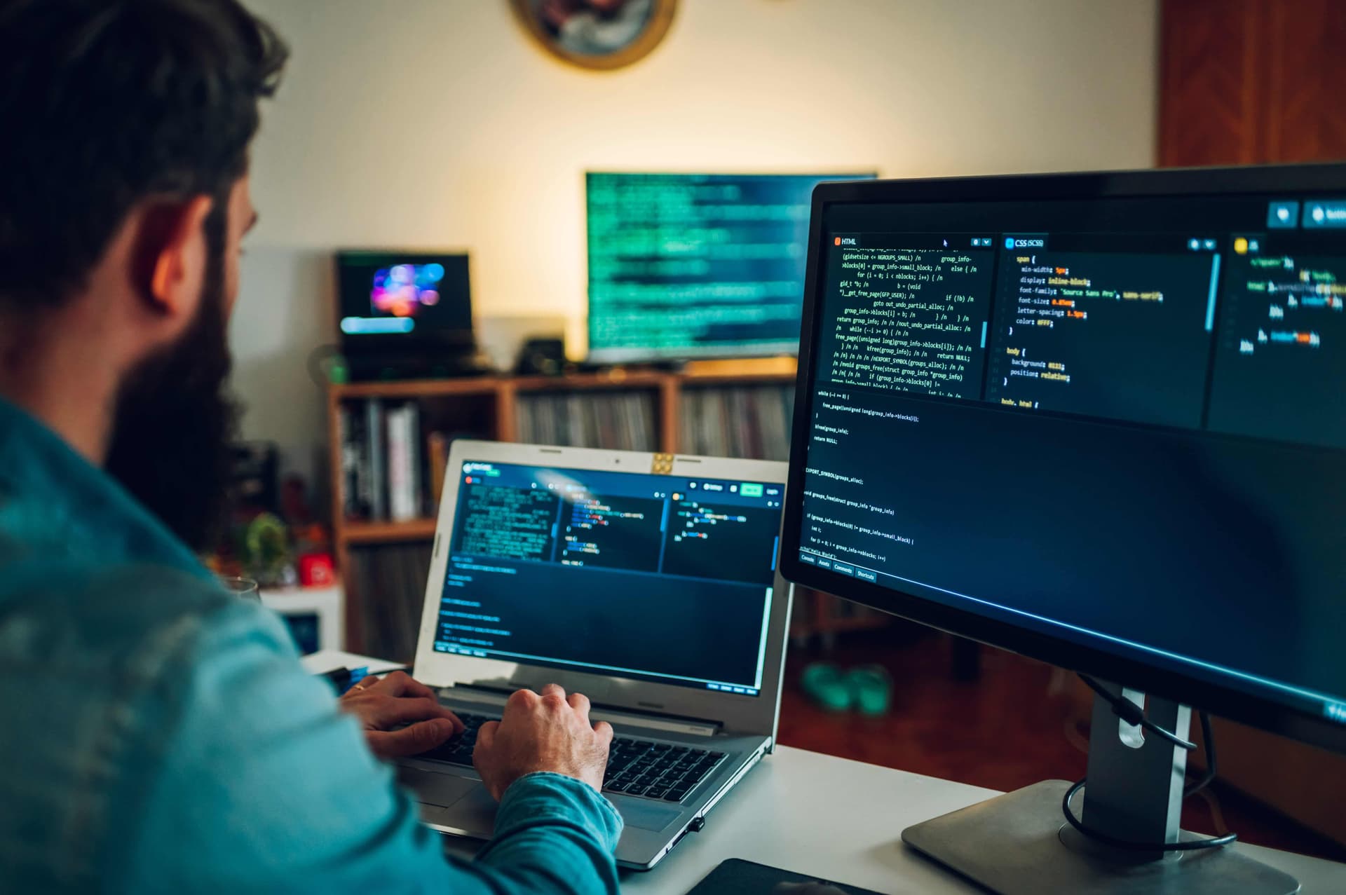 What Does a Web Developer Do? (A Complete Guide for Beginners)